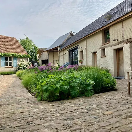 Semesterbostad Nachtegael Poorthuis. Ruime, Lichte Woning In Loft Stijl.