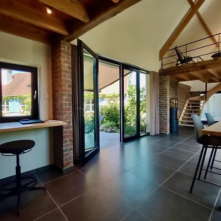 Nachtegael Poorthuis. Ruime, Lichte Woning In Loft Stijl. *