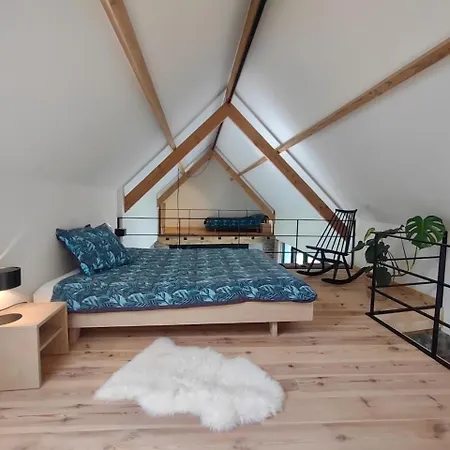 Nachtegael Poorthuis. Ruime, Lichte Woning In Loft Stijl. *